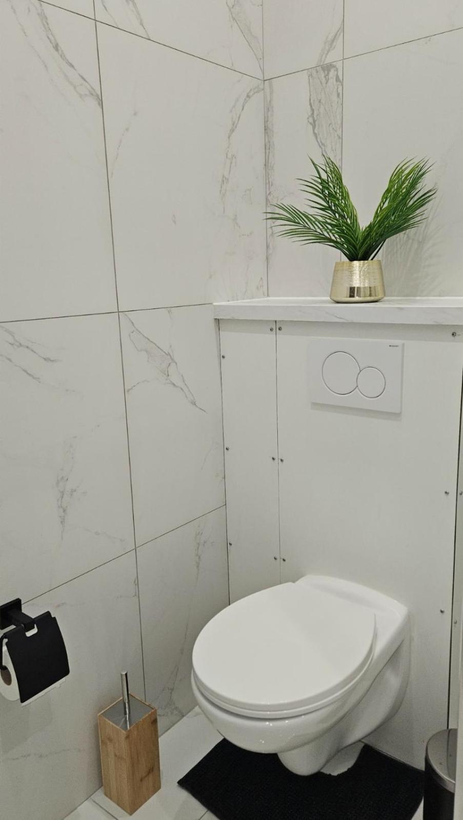 Studio Penthouse Lumineux Avec Grande Terrasse De 40M2 Brüsszel Kültér fotó